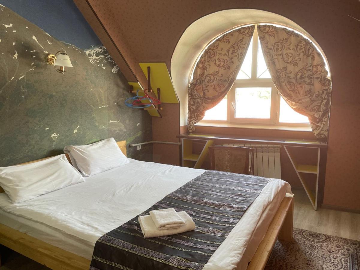 Eco House Hotel Osh Exterior foto