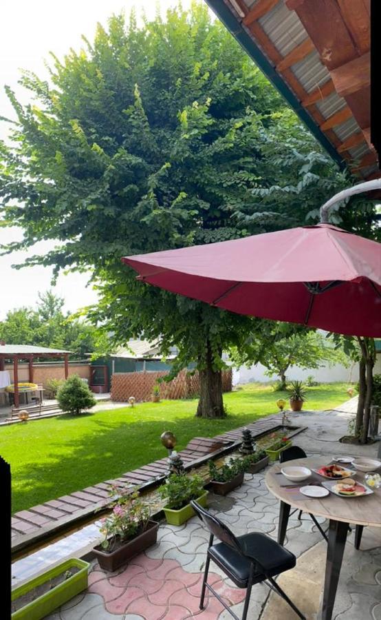 Eco House Hotel Osh Exterior foto